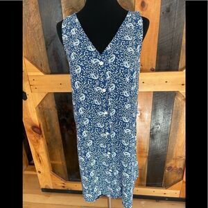 Gap sleeveless button front relaxed fit shift style dress, 100% rayon, size S.